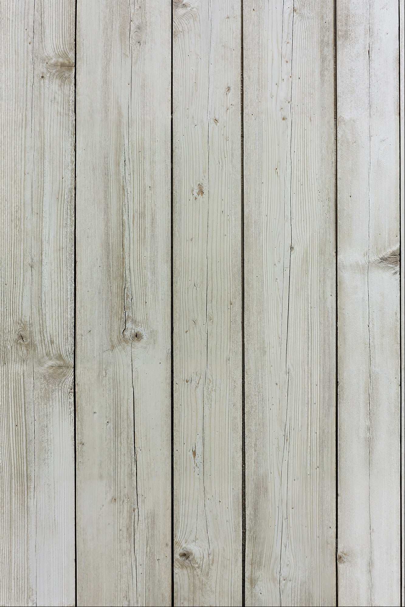 Antique Kiss aged wood texture with subtle grains and rustic elegance.